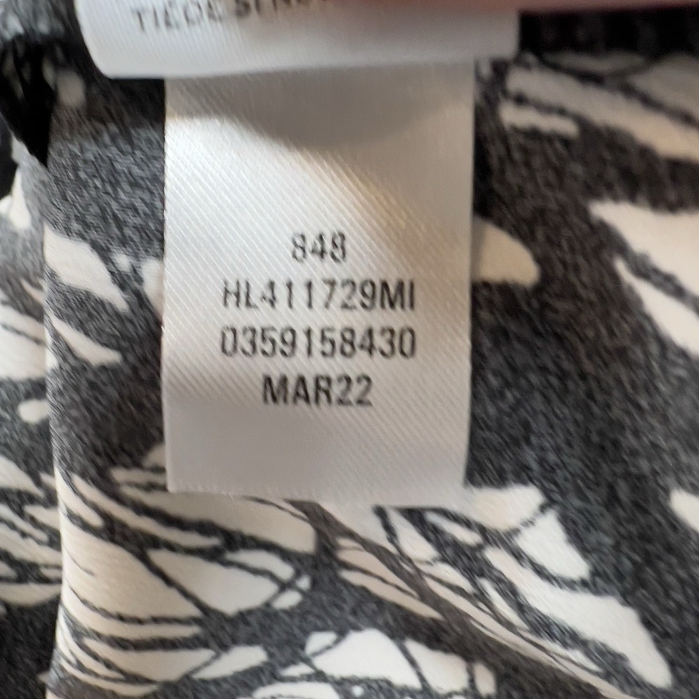 Halogen Abstract Print Tank Medium Black‎ White Sleeveless Raw Edge Trim NEW - Picture 6 of 8